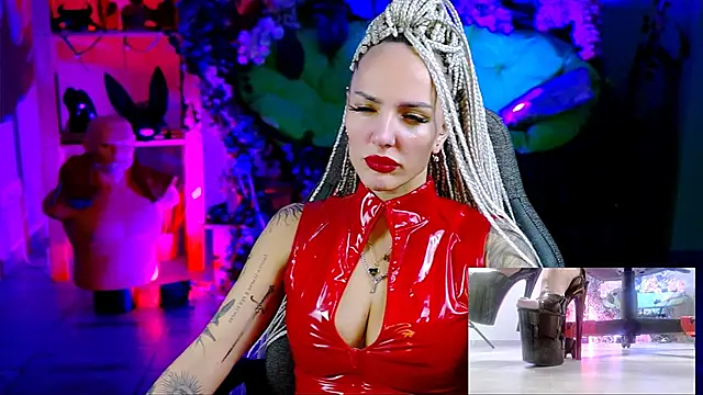 Snapshot of MonicaMaxwel chatting on November 18, 2025, 11:14 am MonicaMaxwel online show from November 18, 2025, 11:14 am