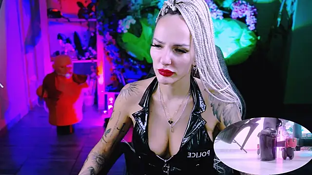 Snapshot of MonicaMaxwel chatting on December 2, 2025, 11:15 am MonicaMaxwel online show from December 2, 2025, 11:15 am