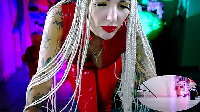 Snapshot of MonicaMaxwel chatting on December 4, 2025, 10:46 am MonicaMaxwel online show from December 4, 2025, 10:46 am