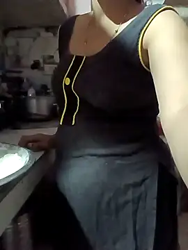 Snapshot of Ankita202 chatting on November 14, 2025, 1:43 pm Ankita202 online show from November 14, 2025, 1:43 pm