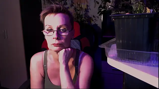 HelgaHimmell online show from June 2, 2026, 9:06 pm