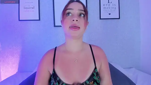 Snapshot of sophia_98 chatting on March 17, 2025, 8:09 pm sophia 98 online show from March 17, 2025, 8:09 pm
