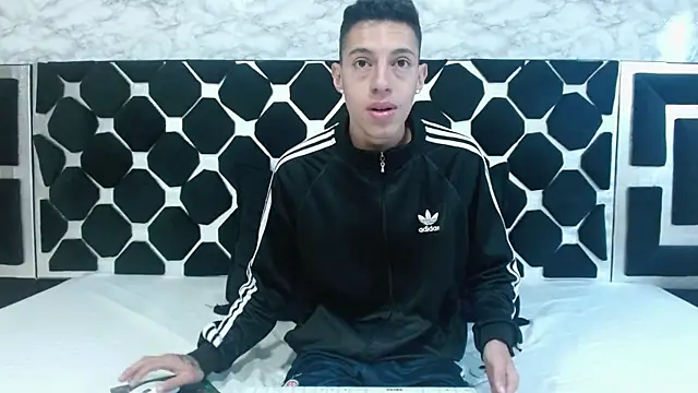 thiago19s online show from February 12, 2025, 9:33 pm