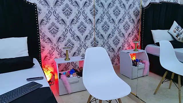 Snapshot of LexaDeRusso chatting on November 3, 2025, 7:59 pm LexaDeRusso online show from November 3, 2025, 7:59 pm