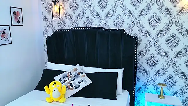 Snapshot of LexaDeRusso chatting on November 12, 2025, 7:46 pm LexaDeRusso online show from November 12, 2025, 7:46 pm