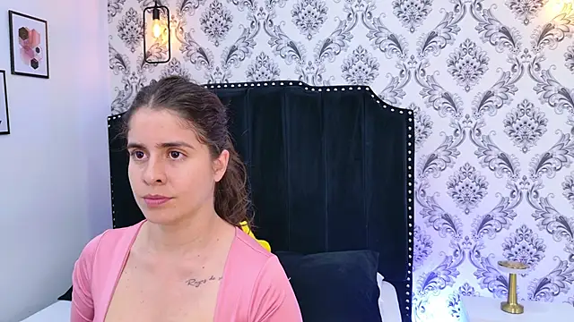 Snapshot of LexaDeRusso chatting on November 20, 2025, 7:46 pm LexaDeRusso online show from November 20, 2025, 7:46 pm