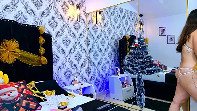 Snapshot of LexaDeRusso chatting on December 13, 2025, 7:53 pm LexaDeRusso online show from December 13, 2025, 7:53 pm