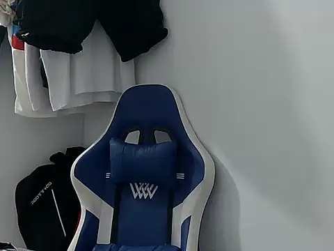 Snapshot of ElSexyPerson chatting on November 2, 2025, 7:38 pm ElSexyPerson online show from November 2, 2025, 7:38 pm