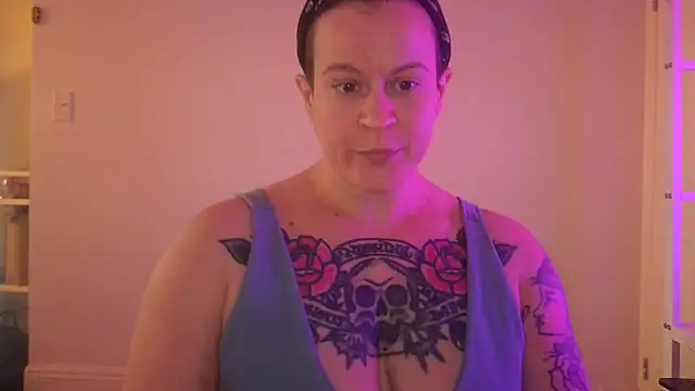 quinnmariexo online show from February 13, 2026, 10:06 pm