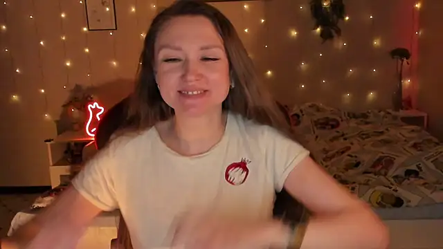 desperatehousewife   online show from April 14, 2026, 7:09 pm