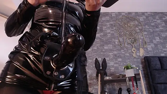 Snapshot of BondageGirl_Ks chatting on October 27, 2025, 1:04 pm BondageGirl Ks online show from October 27, 2025, 1:04 pm