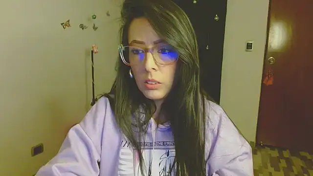 ella peck online show from November 30, 2025, 11:20 pm