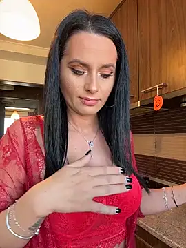 Snapshot of Hotmomcheckk_ chatting on November 25, 2025, 11:32 am Hotmomcheckk online show from November 25, 2025, 11:32 am