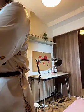 Snapshot of Hotmomcheckk_ chatting on November 28, 2025, 11:35 am Hotmomcheckk online show from November 28, 2025, 11:35 am