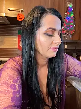 Snapshot of Hotmomcheckk_ chatting on December 16, 2025, 2:22 pm Hotmomcheckk online show from December 16, 2025, 2:22 pm