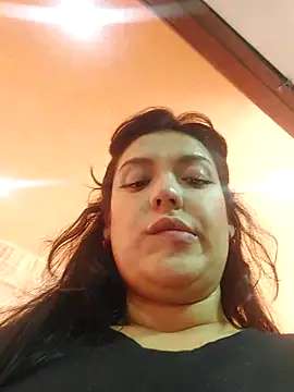 Sophie-hatter online show from February 28, 2025, 1:58 pm