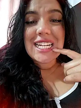 Sophie-hatter online show from November 7, 2025, 3:12 pm