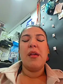 Sophie-hatter online show from July 24, 2026, 5:33 pm