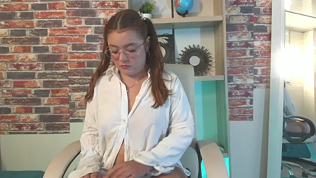 maddy066 online show from November 19, 2025, 1:27 am