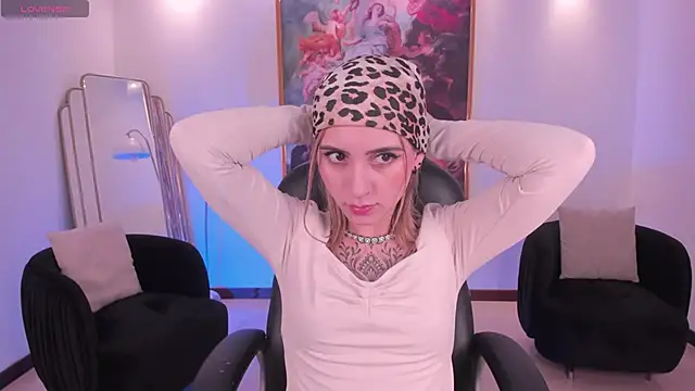 MollySundersX online show from March 25, 2026, 4:07 am