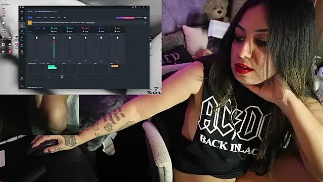 Snapshot of IndiaBlaze chatting on September 14, 2025, 2:44 am IndiaBlaze online show from September 14, 2025, 2:44 am