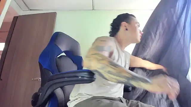 Snapshot of male_pussy chatting on December 7, 2024, 6:59 pm male pussy online show from December 7, 2024, 6:59 pm