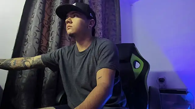 Snapshot of male_pussy chatting on September 16, 2025, 11:44 am male pussy online show from September 16, 2025, 11:44 am