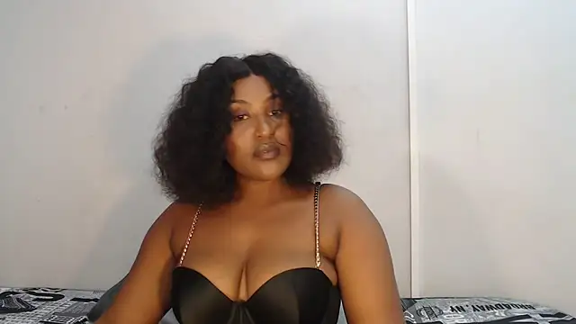 yummydoll97 online show from January 5, 2026, 6:22 pm