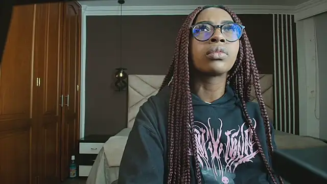 Raquel jones online show from March 13, 2025, 11:51 am