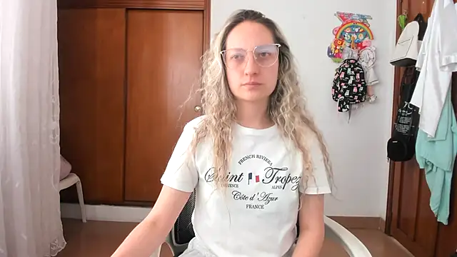 Snapshot of Adele_johnsonn1 chatting on October 22, 2025, 3:01 pm Adele johnsonn1 online show from October 22, 2025, 3:01 pm