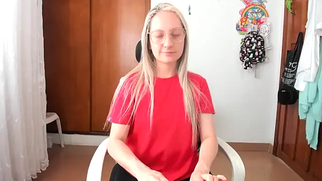 Snapshot of Adele_johnsonn1 chatting on November 3, 2025, 3:35 pm Adele johnsonn1 online show from November 3, 2025, 3:35 pm