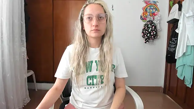 Snapshot of Adele_johnsonn1 chatting on November 11, 2025, 3:45 pm Adele johnsonn1 online show from November 11, 2025, 3:45 pm