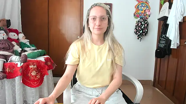 Snapshot of Adele_johnsonn1 chatting on November 24, 2025, 3:45 pm Adele johnsonn1 online show from November 24, 2025, 3:45 pm