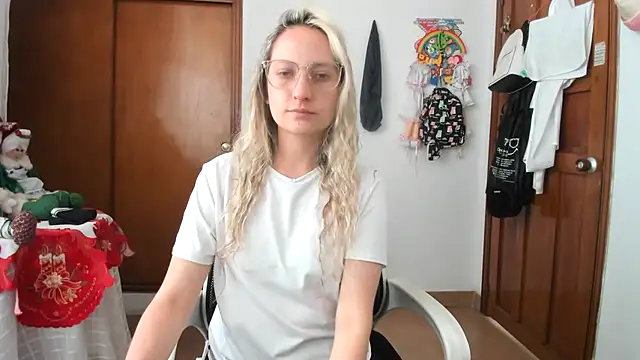 Snapshot of Adele_johnsonn1 chatting on December 4, 2025, 3:21 pm Adele johnsonn1 online show from December 4, 2025, 3:21 pm