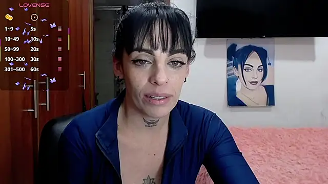 violett honney online show from November 28, 2025, 5:10 am