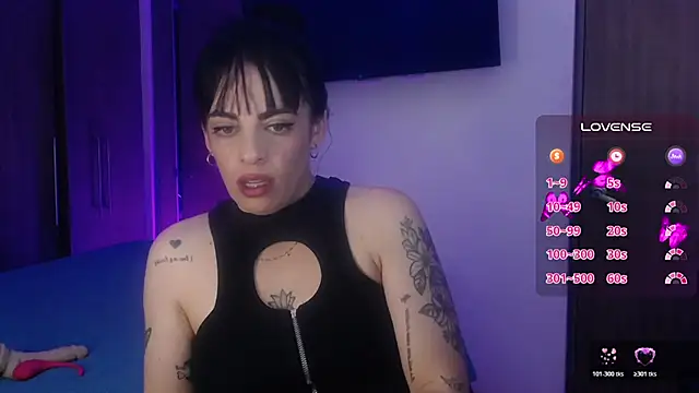 Snapshot of violett_honney chatting on July 24, 2026, 4:21 am violett honney online show from July 24, 2026, 4:21 am