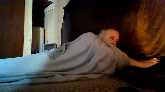 Nightshade7712 online show from November 28, 2025, 9:06 pm