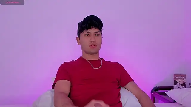 Snapshot of Valerio_James7 chatting on January 20, 2025, 6:53 pm Valerio James7 online show from January 20, 2025, 6:53 pm