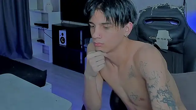 MarkBrowniii online show from December 17, 2025, 1:50 pm