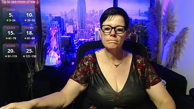 Snapshot of ninarandmann chatting on July 1, 2026, 1:56 pm ninarandmann online show from July 1, 2026, 1:56 pm