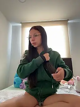 Snapshot of Bonniepark chatting on January 11, 2026, 5:18 pm Bonniepark online show from January 11, 2026, 5:18 pm