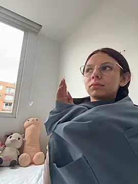 Snapshot of Bonniepark chatting on February 14, 2026, 5:10 pm Bonniepark online show from February 14, 2026, 5:10 pm