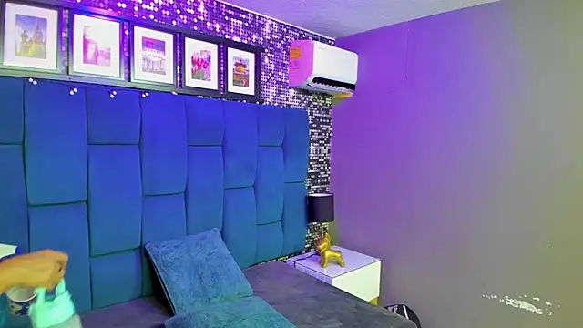 Snapshot of hanny_milf chatting on December 17, 2025, 12:33 pm hanny milf online show from December 17, 2025, 12:33 pm