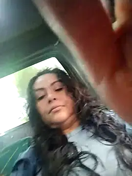 Snapshot of hanny_milf chatting on December 18, 2025, 11:05 am hanny milf online show from December 18, 2025, 11:05 am