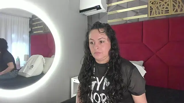 hanny milf online show from April 18, 2026, 11:58 am