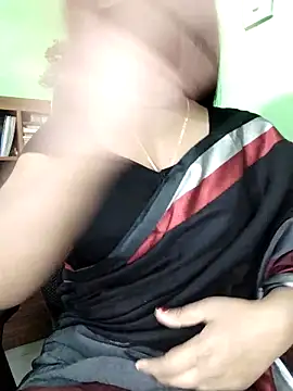 Idhika Paul online show from November 27, 2025, 6:54 pm