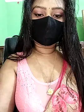 Idhika Paul online show from March 4, 2026, 11:33 pm