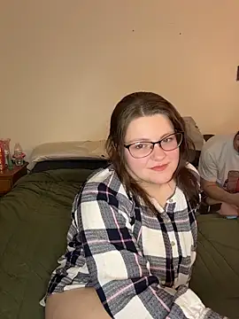 Snapshot of sexybee124 chatting on April 10, 2026, 4:17 am sexybee124 online show from April 10, 2026, 4:17 am