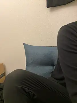 Snapshot of -mirai- chatting on February 3, 2025, 12:25 pm -mirai- online show from February 3, 2025, 12:25 pm