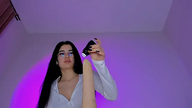 maakimo online show from April 1, 2026, 2:34 am